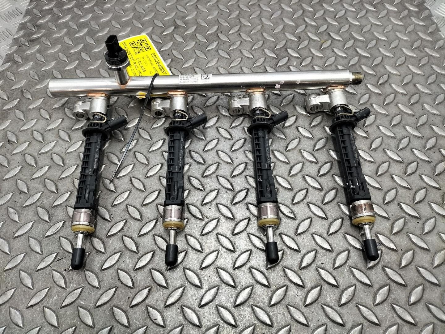 MERCEDES C-CLASS BRANDSTOF RAIL (INJECTIE) 2540701400 2023, Enlèvement ou Envoi, Utilisé, ARN reconnu