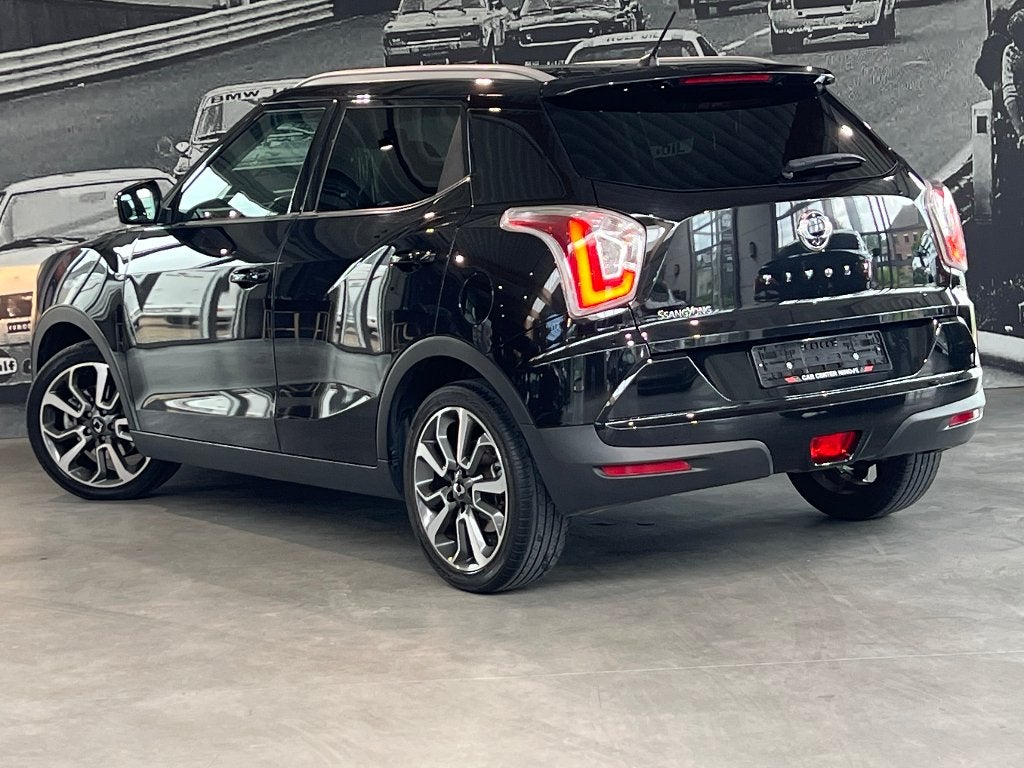 SsangYong Tivoli 1.6i e-XGi 2WD Sapphire * Camera * Manueel, Auto's, 4 cilinders, Leder, 5 deurs, Onderhoudsboekje