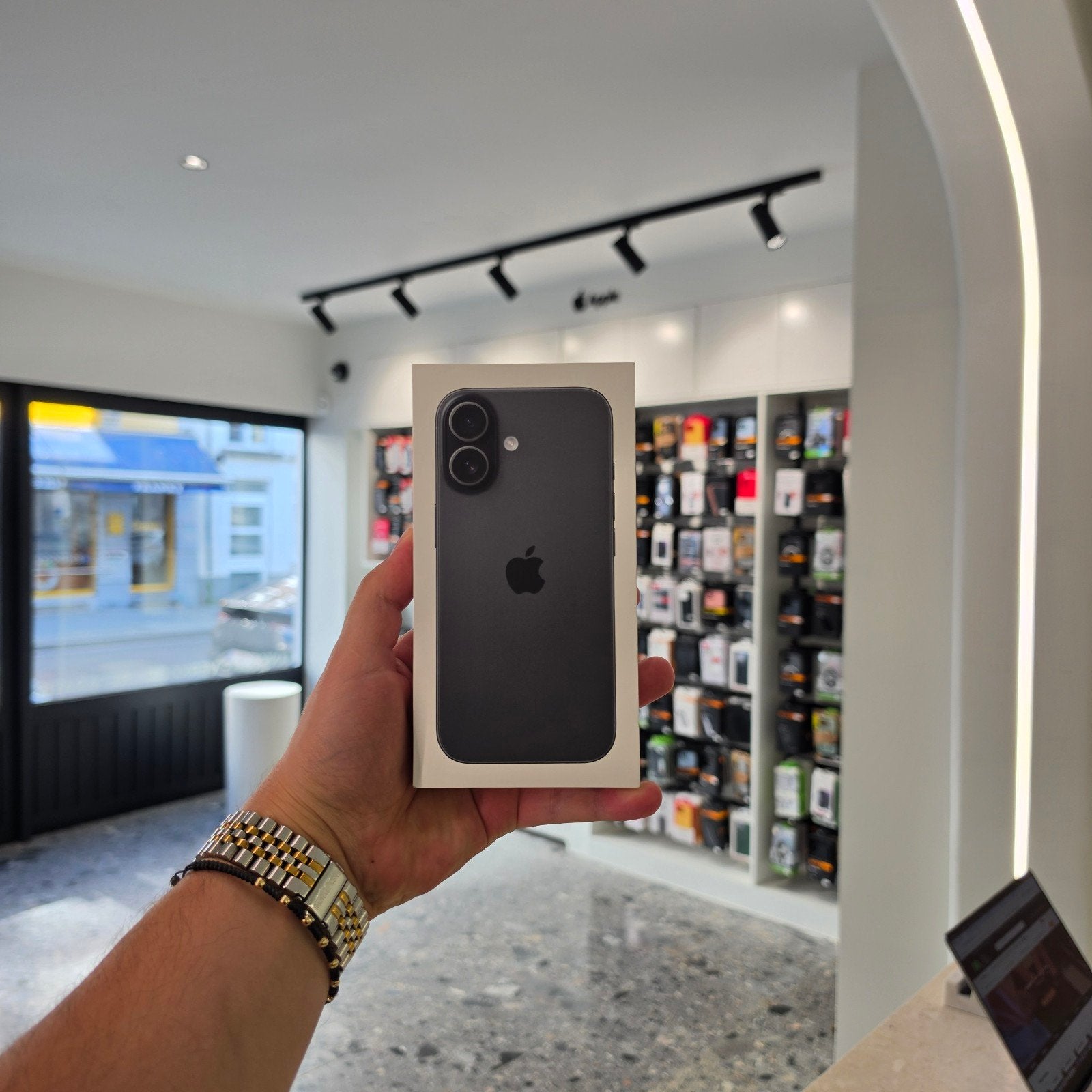 IPHONE 17 5G 256GB BLACK NEW