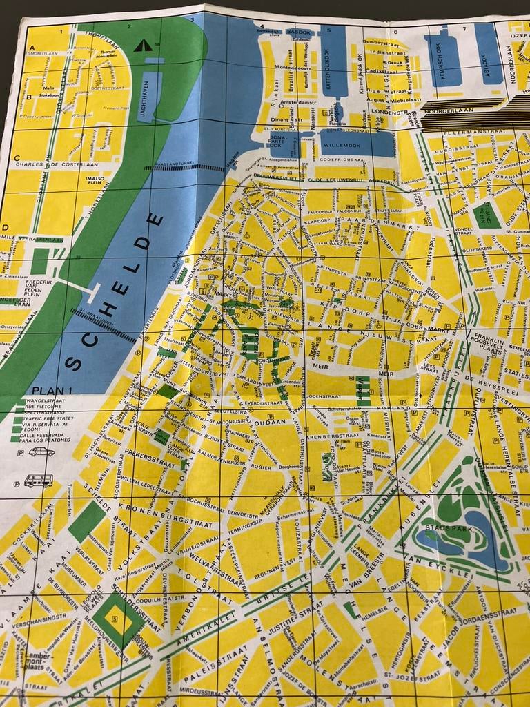 Vintage plattegrond ANTWERPEN 1985., Boeken, Ophalen of Verzenden, Gelezen