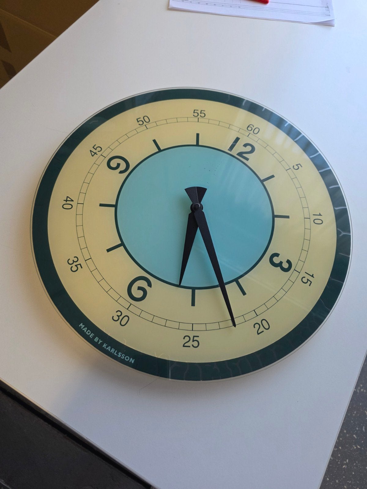 Grote klok in glas. Merk Karlsson.40cm diameter, Ophalen