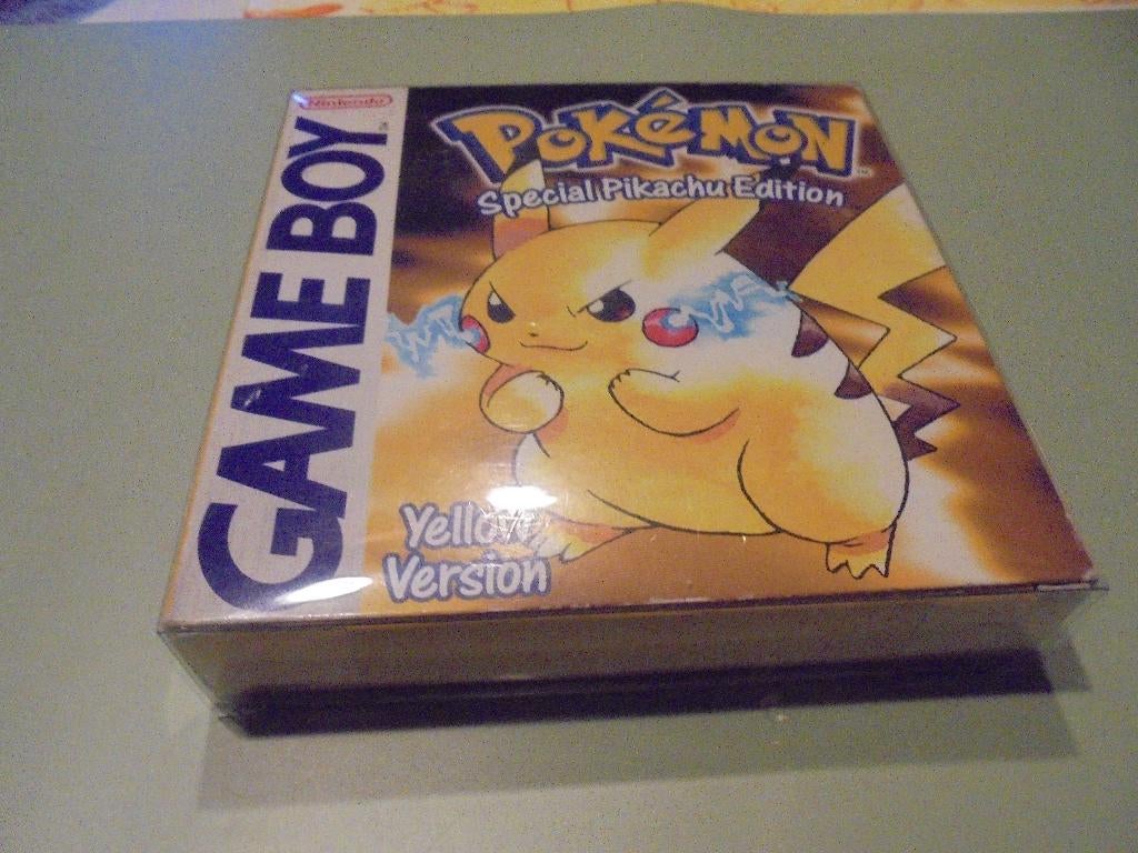 Game boy Pikachu Yellow (CIB) - engels, Enlèvement ou Envoi, Utilisé