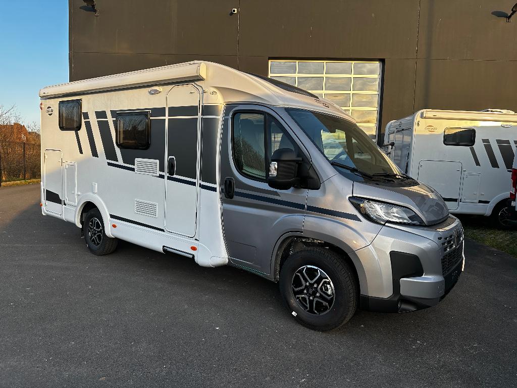 Carado Hymer V 337 Pro+ NOUVEAU, Caravanes & Camping, Camping-cars, 6 à 7 mètres, Fiat, Diesel, Automatique
