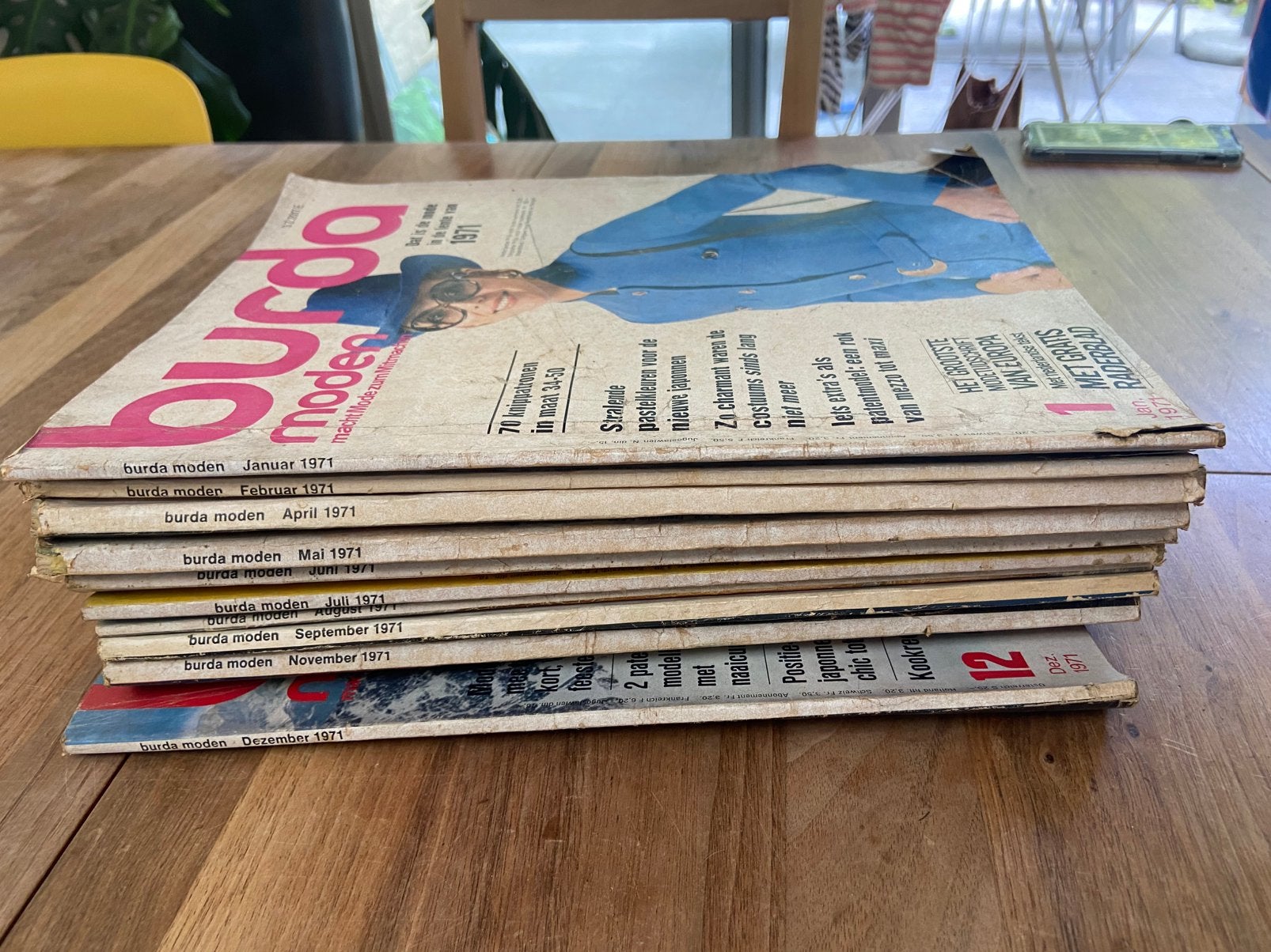 Burda ‘71 in heel degelijke staat, Hobby en Vrije tijd, Kledingpatronen, Ophalen of Verzenden, Zo goed als nieuw, Burda