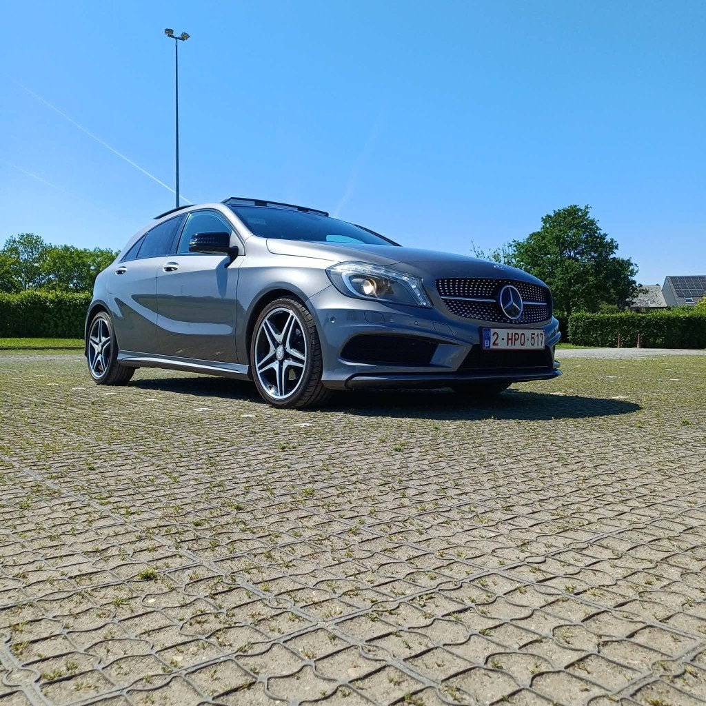 Mercedes A 180 AMG automat, Auto's, Adaptive Cruise Control, 1600 cc, Leder en Stof, 5 zetels