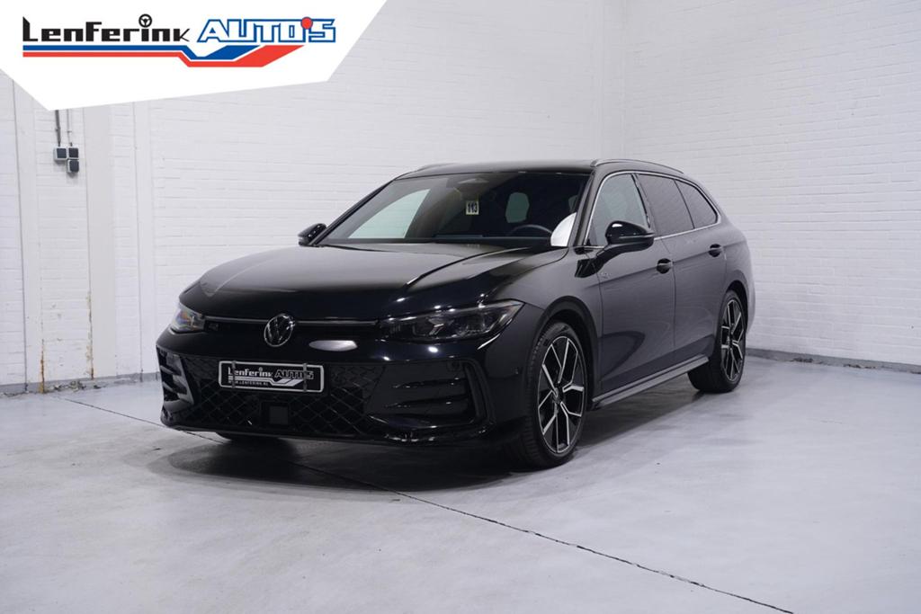 Volkswagen Passat Variant R-line 150 PK DSG Panodak camera I, Auto's, Volkswagen, Zwart, Zwart, Bedrijf, Break