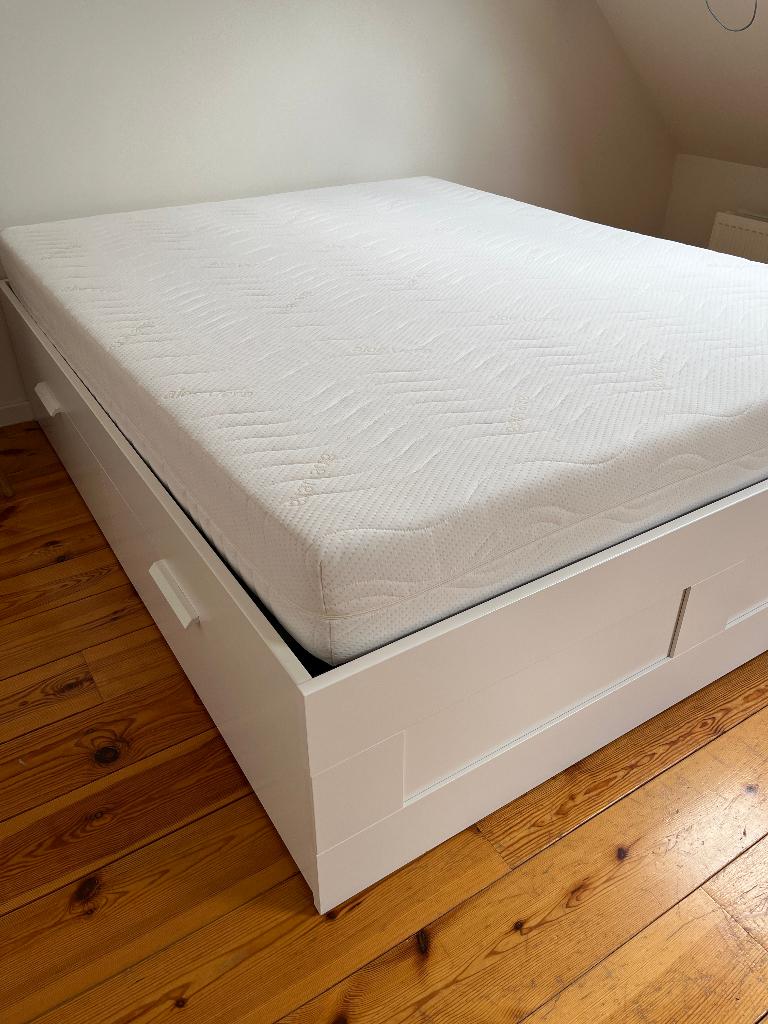 BRIMNES Bedframe met opberglades en lattenbodem, Ophalen, Wit, Tweepersoons, Zo goed als nieuw