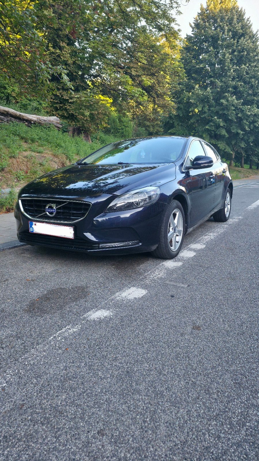 VOLVO V40 2L D2 EURO 6B, Autos, Cuir, Boîte manuelle, 5 portes, Particulier