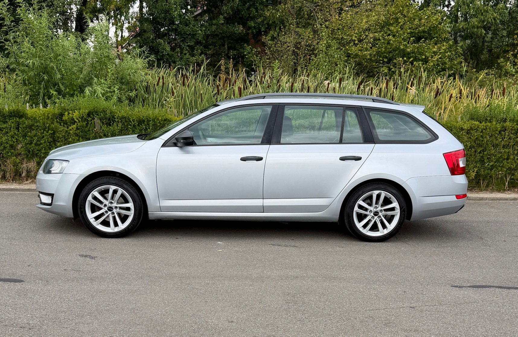 Skoda Octavia 1.2 TSI –CarPlay -Airco -GEKEURD VOOR VERKOOP!, Autos, Achat, Carnet d'entretien, Noir, 5 portes