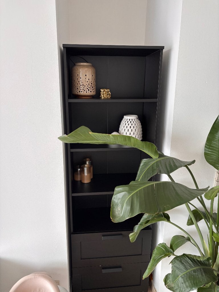 Boekenkast antraciet te koop, 25 à 50 cm, Comme neuf, Enlèvement, 50 à 100 cm