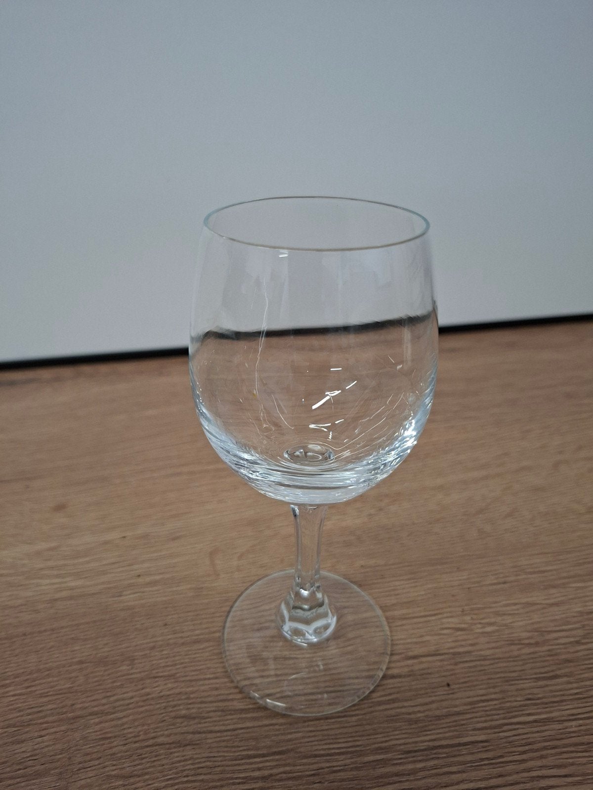 110 witte wijnglazen 19cl, Verzamelen, Glas en Drinkglazen, Ophalen, Zo goed als nieuw, Overige typen