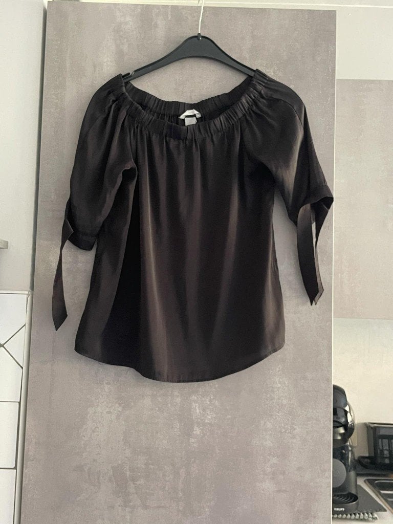 H&M S zwarte satijnen BLOUSE, Kleding | Dames, H&M, Zwart, Ophalen of Verzenden, Zo goed als nieuw