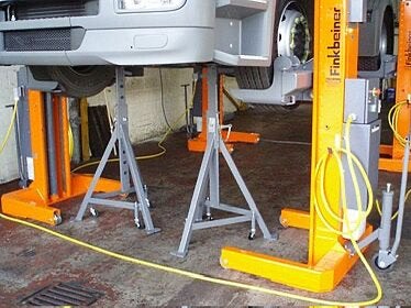 Supports d'essieu lourds Finkbeiner HS08 — 4 pièces, Enlèvement, Comme neuf, Manuel