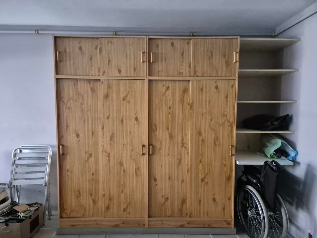 2 houten dubbele schuifdeur kasten en 2 kleine legkasten, Ophalen