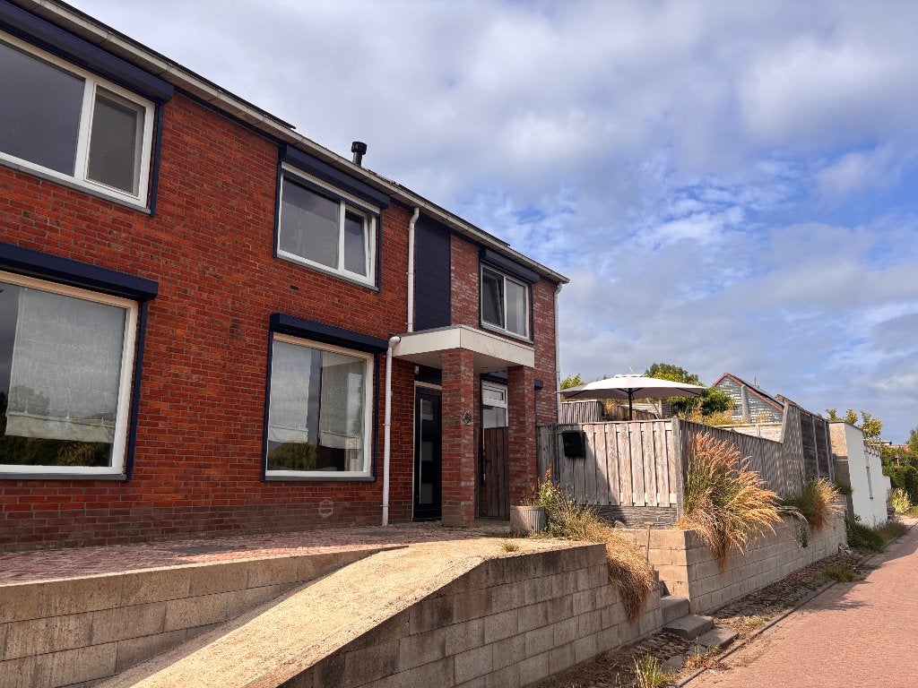 Vrijstaande woning met zwembad regio Hulst, Immo, Buitenland, Nederland, Woonhuis, Dorp