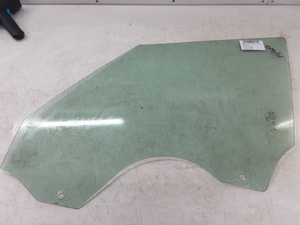 VITRE AVANT GAUCHE Mini Clubman (F54) (01-2014/02-2024), Petuelring 130
80809  München, DE, Mini, Utilisé, Minikundenbetreuung@mini.de