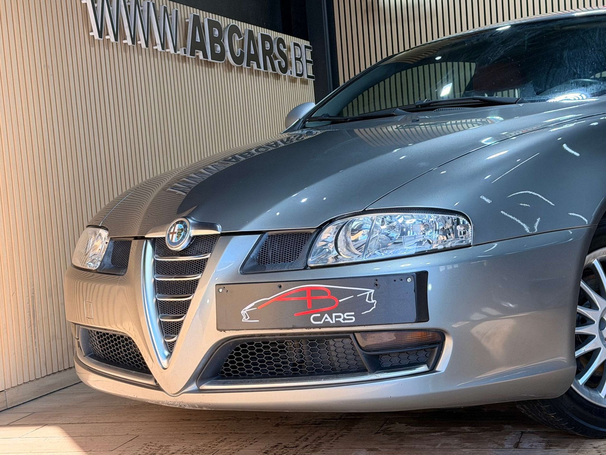 Alfa Romeo GT 2.0i JTS * GARANTIE 12 MOIS * ETAT IMPEC *, 122 kW, Leder, https://public.car-pass.be/vhr/3826d79a-f277-4ad3-87a2-ad9dda1d3d0