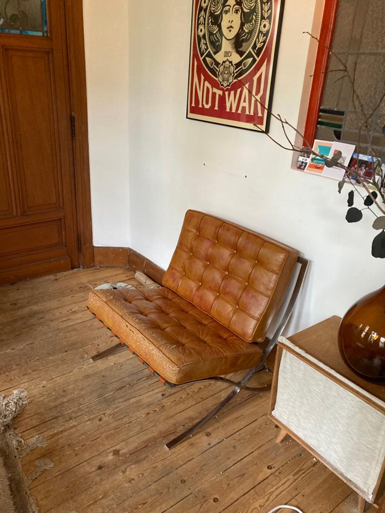 Barcelona Chair en cuir brun – design iconique, Maison & Meubles, Enlèvement, Comme neuf, Cuir