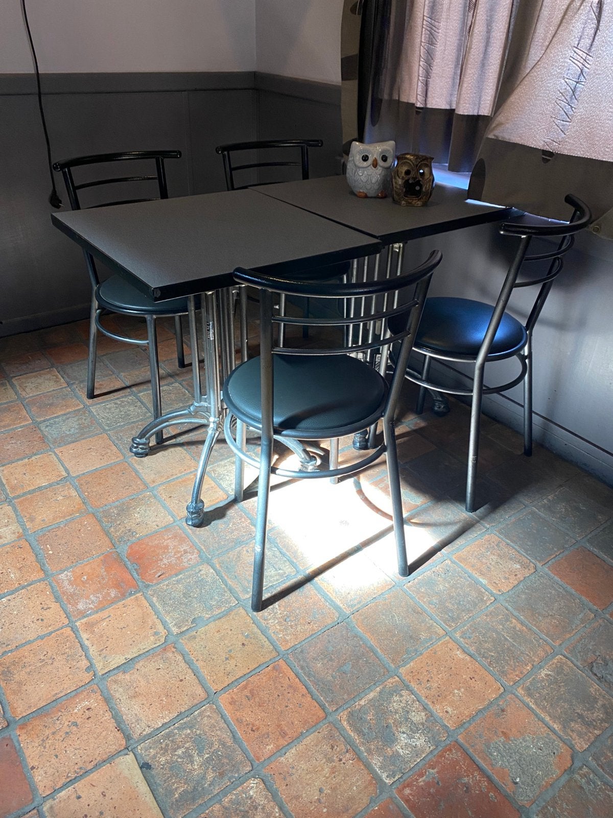 Hilma tafels en stoelen, Huis en Inrichting, Ophalen, Zo goed als nieuw
