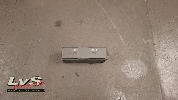 Connexion USB d'un Audi A3, -, 3 mois de garantie, Audi, Utilisé