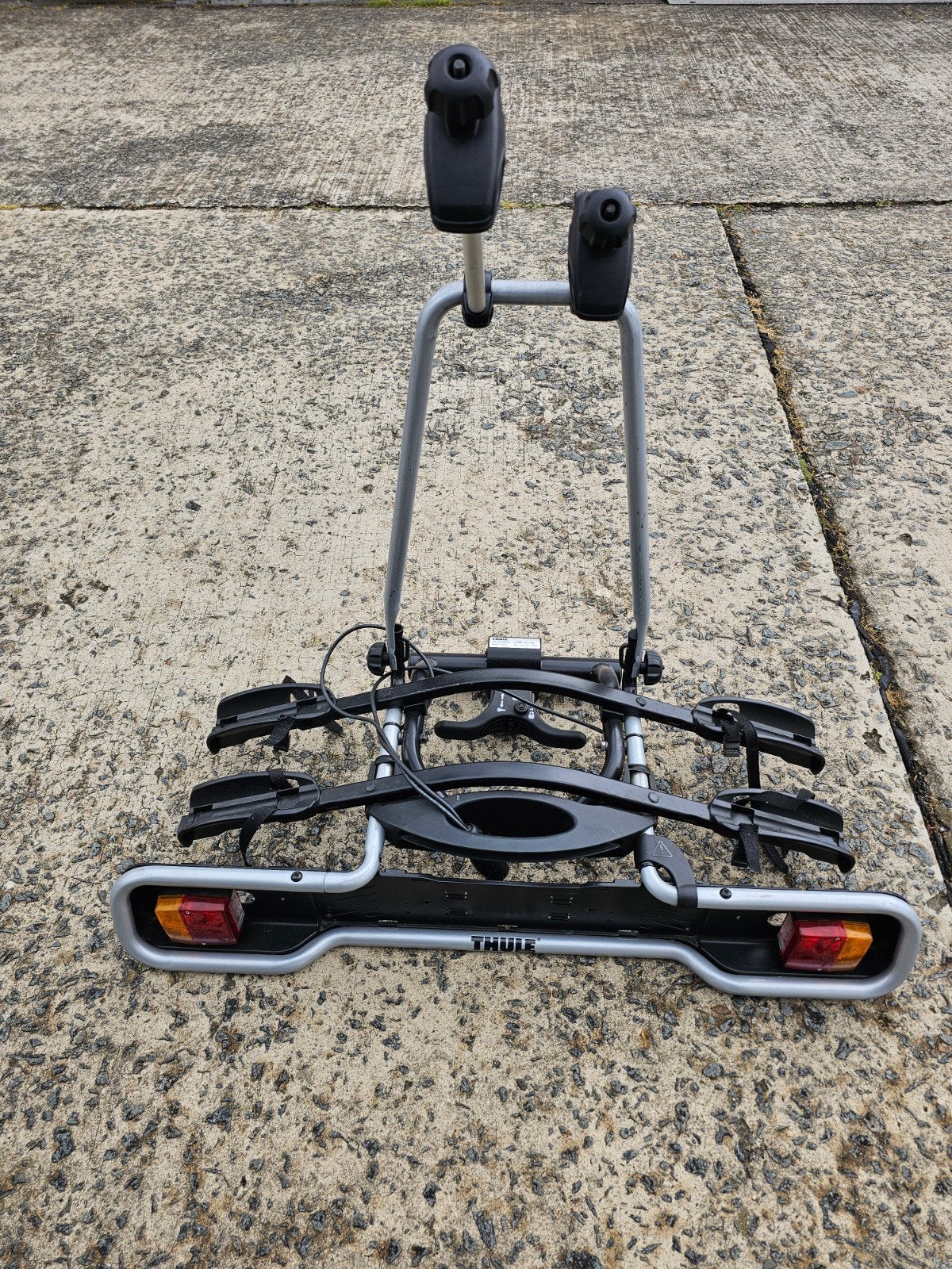 Fietsdrager van het merk Thule, Ophalen, 2 fietsen