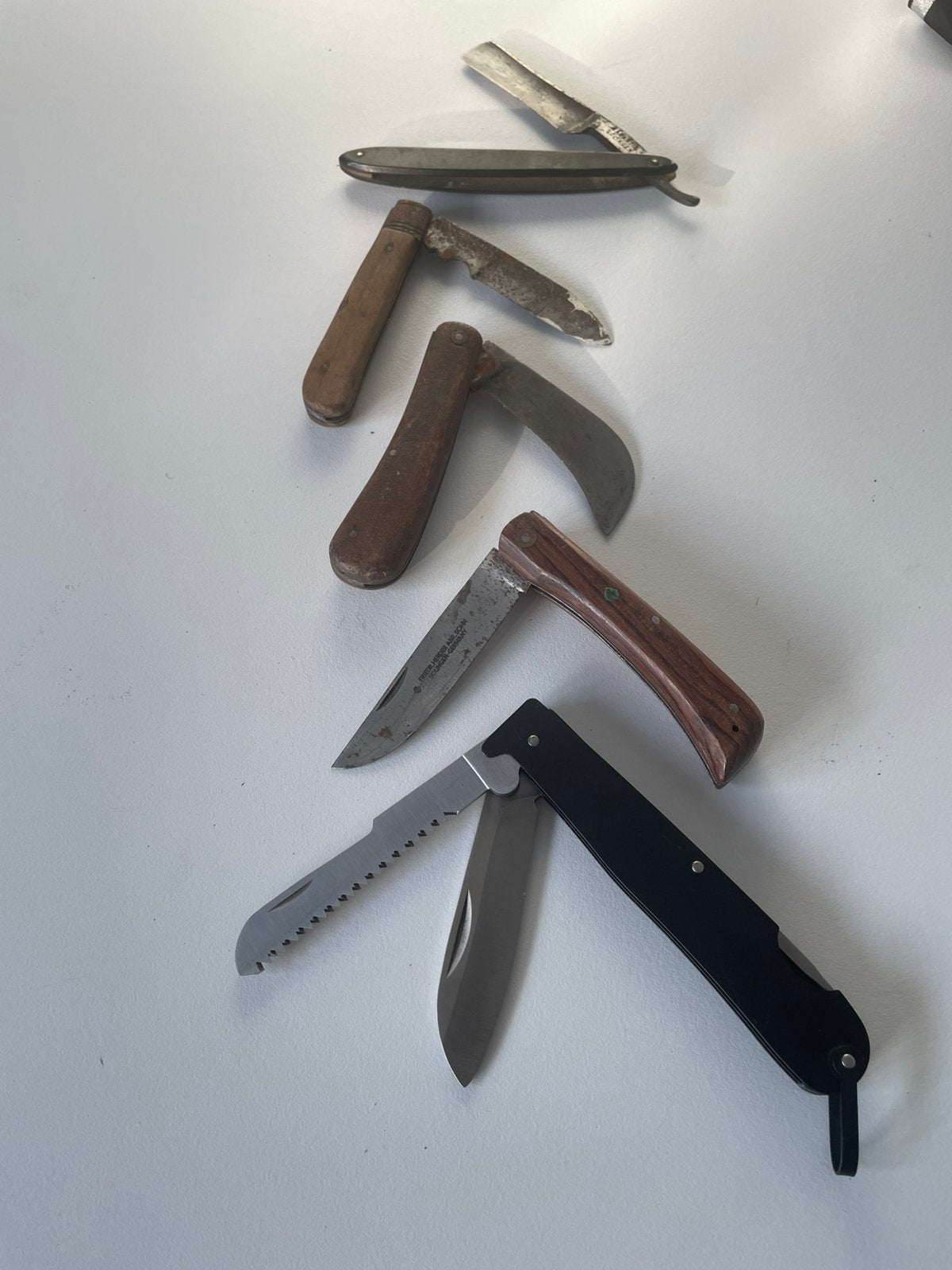 Militaria, Enlèvement