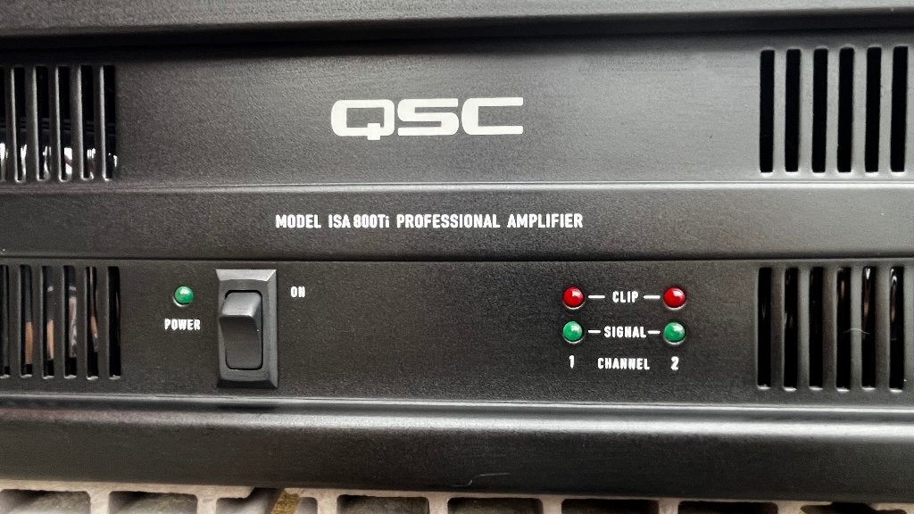 Ampli Sono QSC isa 800ti, Musique & Instruments, Enlèvement, Comme neuf, 1000 watts ou plus, Sono