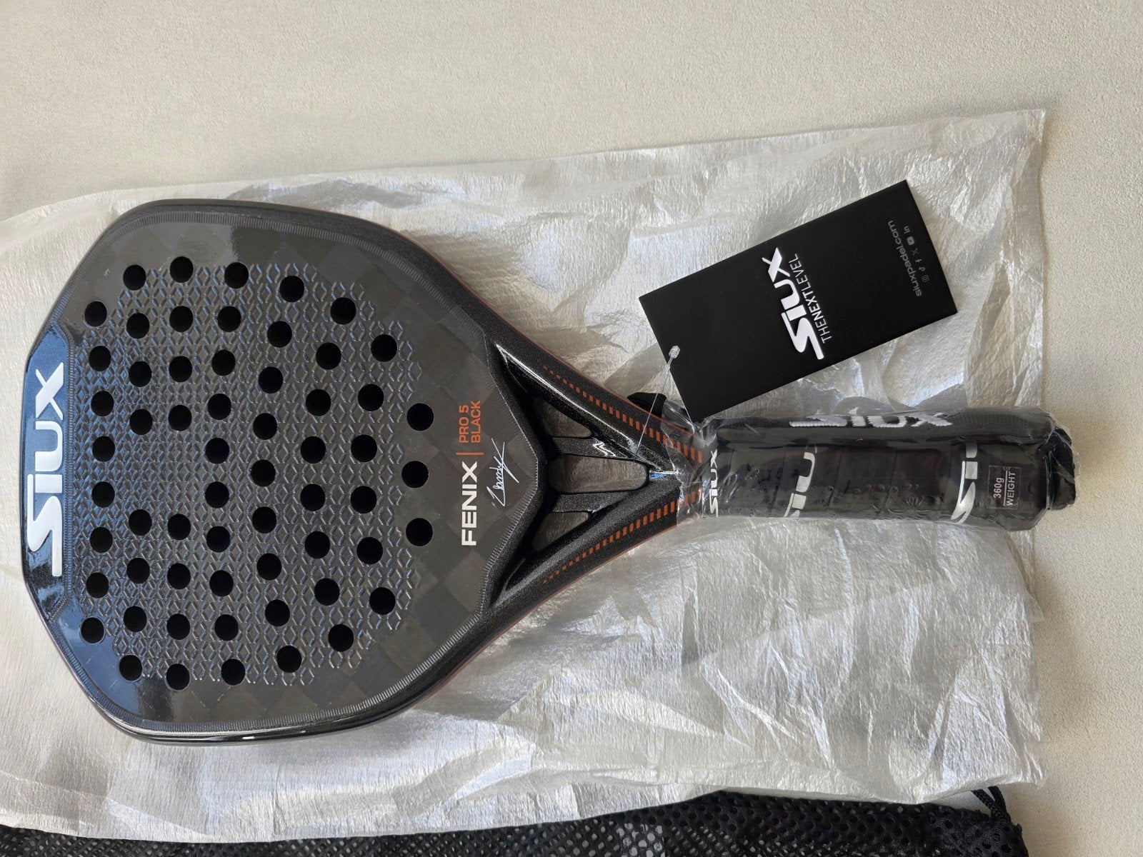 Siux Fenix ​​Pro V Black Edition by Leo Augsburger pade, Sports & Fitness, Padel, Raquette de padel, Enlèvement