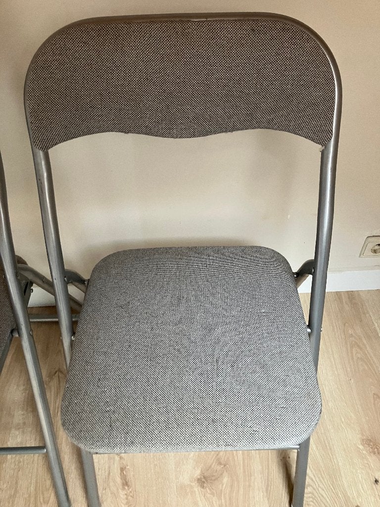 chaise pliante grise, Trois, Gris, Comme neuf, Enlèvement