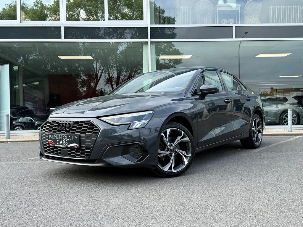 Audi A3 AUTOMAAT / CARPLAY / CAMERA / ZETELVERWARMING / KEYL, 4 deurs, Stof, Gebruikt, 4 cilinders
