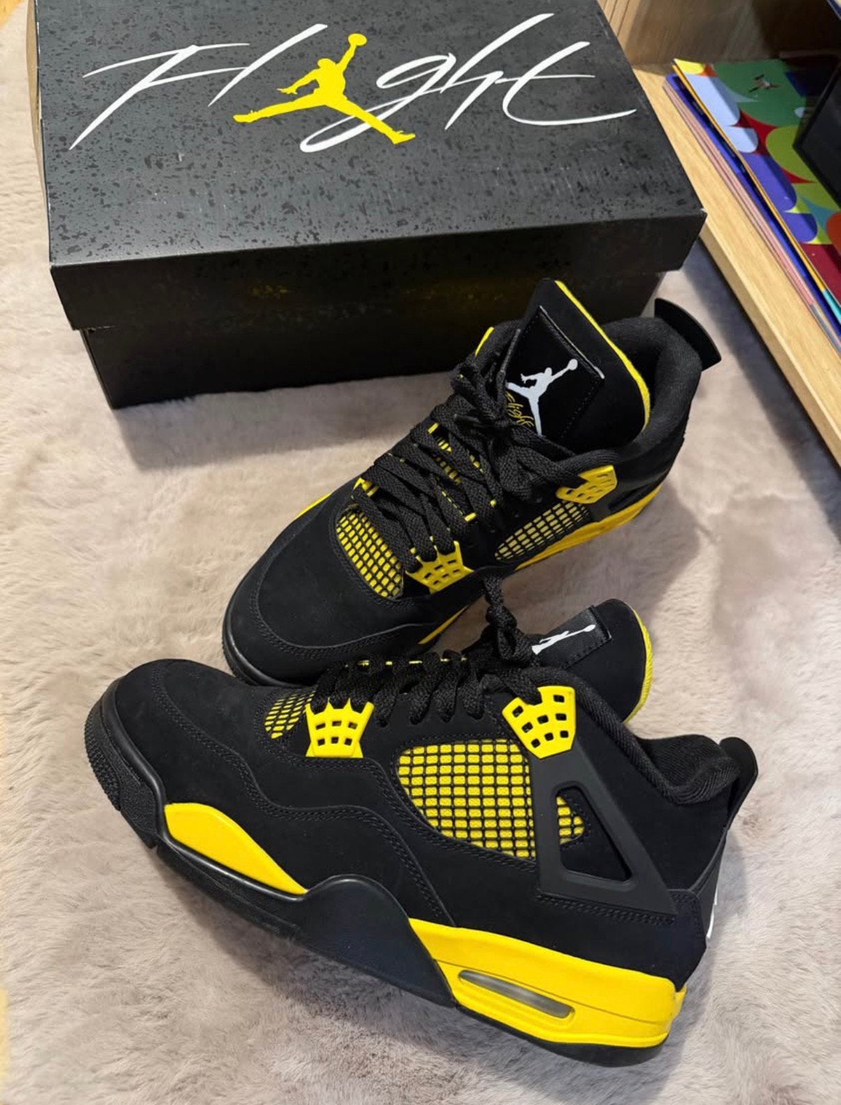 Air Jordan 4 Retro Thunder 2023 - Taille 41 - DH6927-017, Comme neuf, Enlèvement, Baskets, Noir