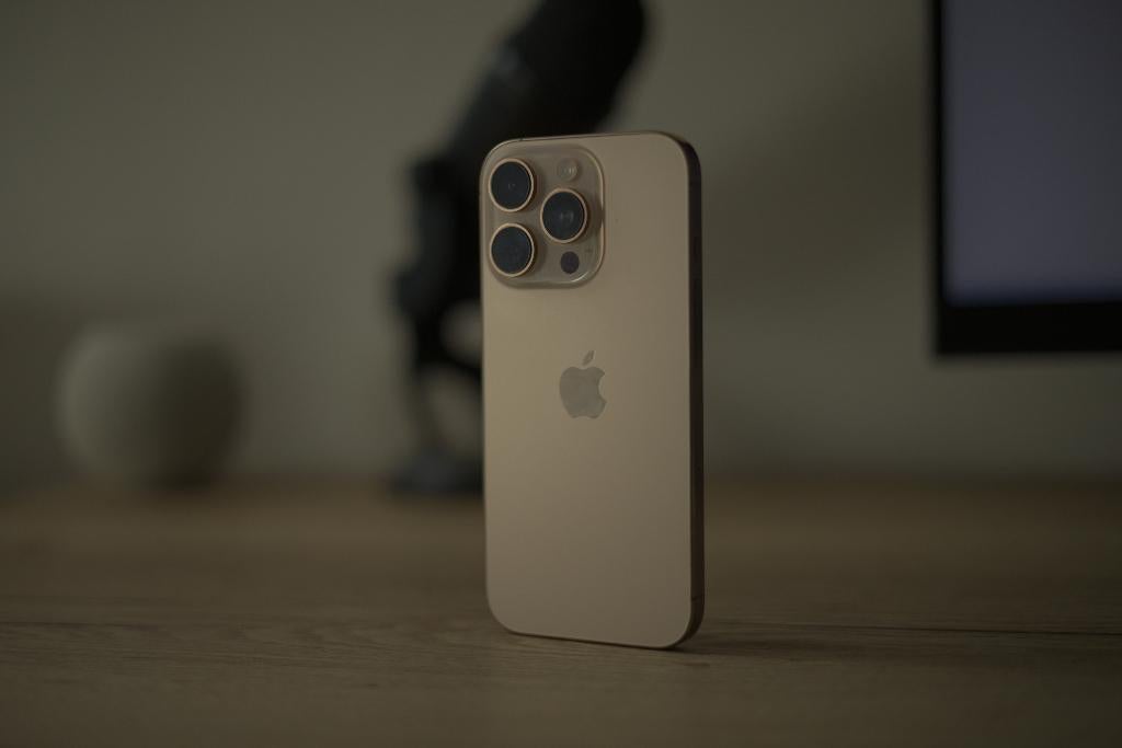 iPhone 16 Pro 128 GB Sable, 94 %, Zonder simlock, Zonder abonnement, Goud