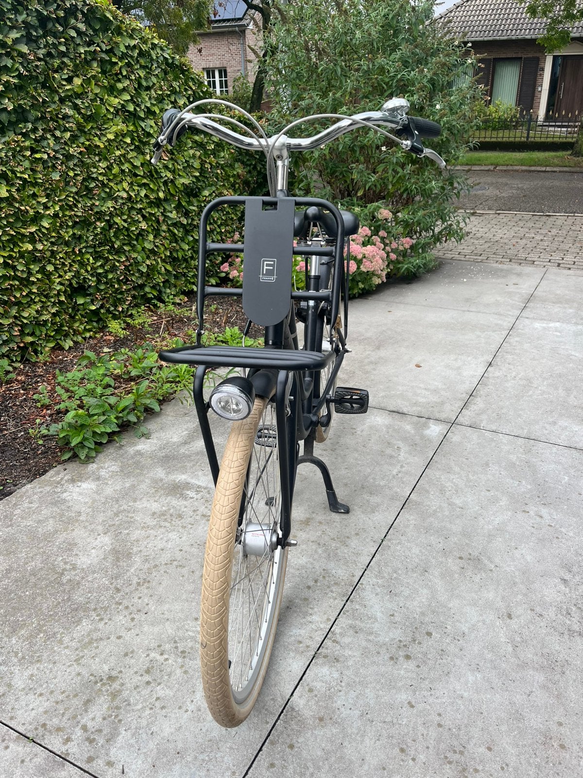 Frappé dames fiets 2 jaar oud!, Fietsen en Brommers, Ophalen, Zo goed als nieuw