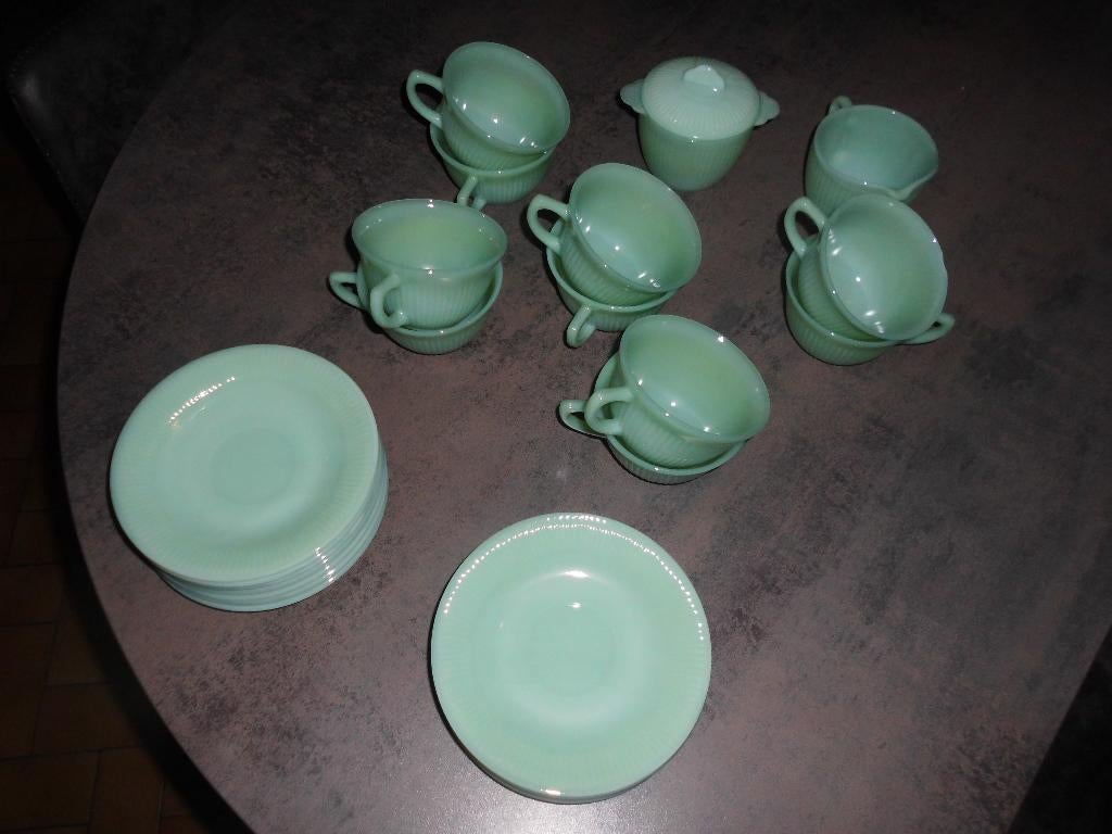 ancien service a cafe 25 pcs JADEITE fire king USA +/- 1950, Antiquités & Art, Antiquités | Services (vaisselle) complet, Enlèvement ou Envoi