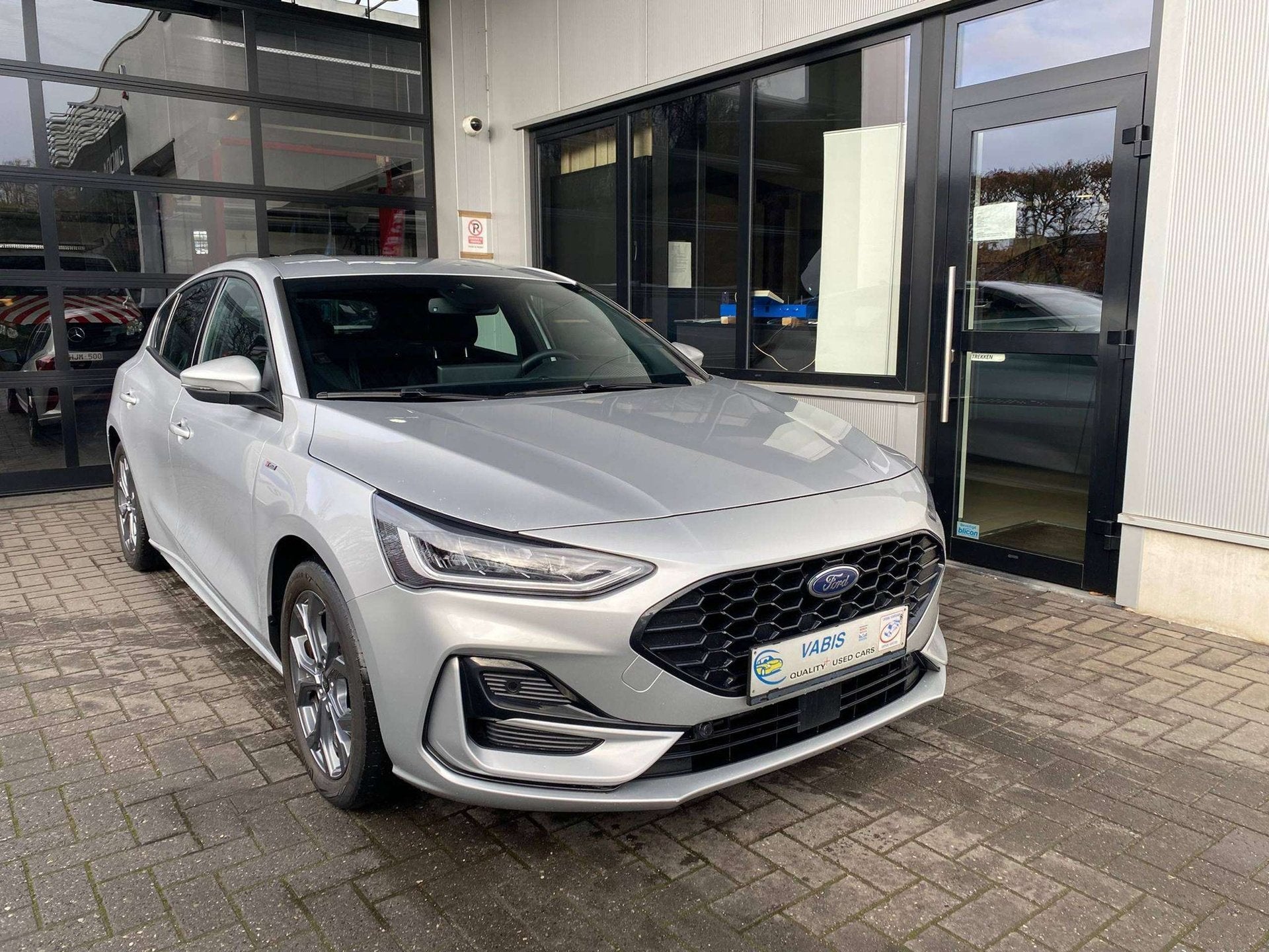 Ford Focus 1.0 EcoBoost Hybrid ST-LINE-€2500 Zomerdeals!, Autos, Focus, Argent ou Gris, Achat, Euro 6
