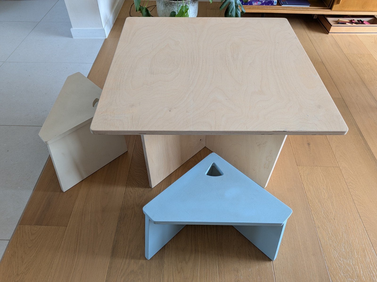 kindertafel en stoeltjes, Ophalen, Gebruikt, Tafel(s) en Stoel(en)