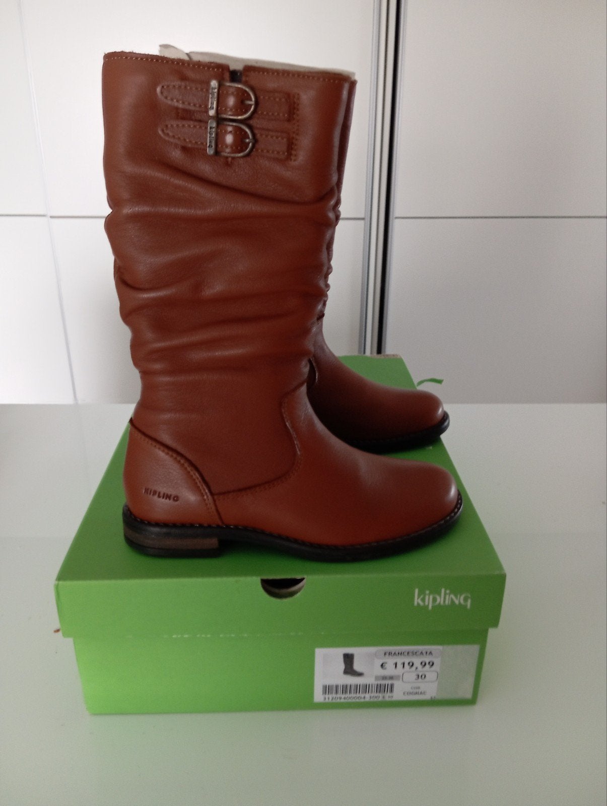 bottes Kipling fille, Enlèvement