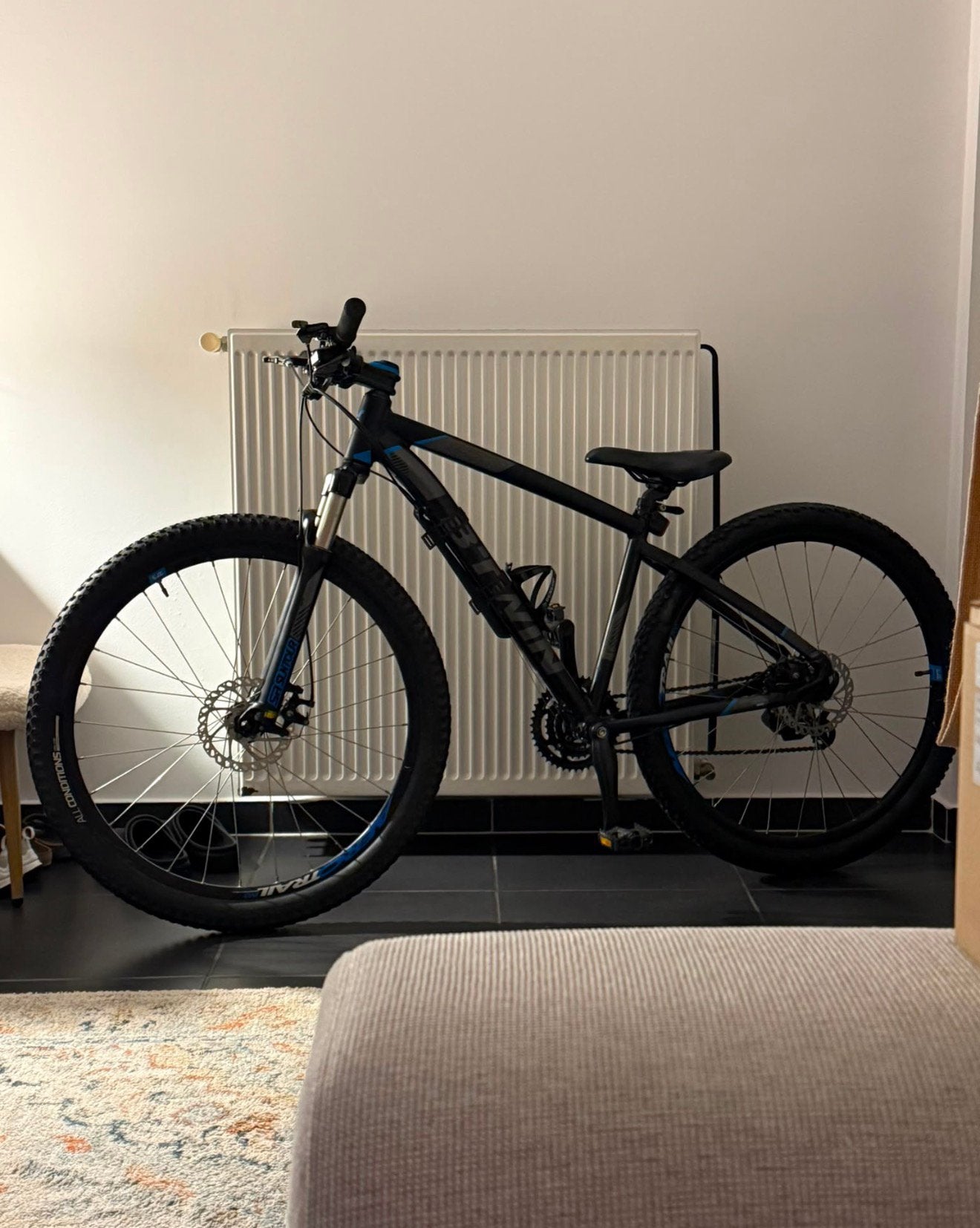 B’Twin Rockrider 27,5 MTB, 8 Gänge, Scheibenbremsen, Vélos & Vélomoteurs, Vélos | VTT & Mountainbikes, Enlèvement ou Envoi, Comme neuf