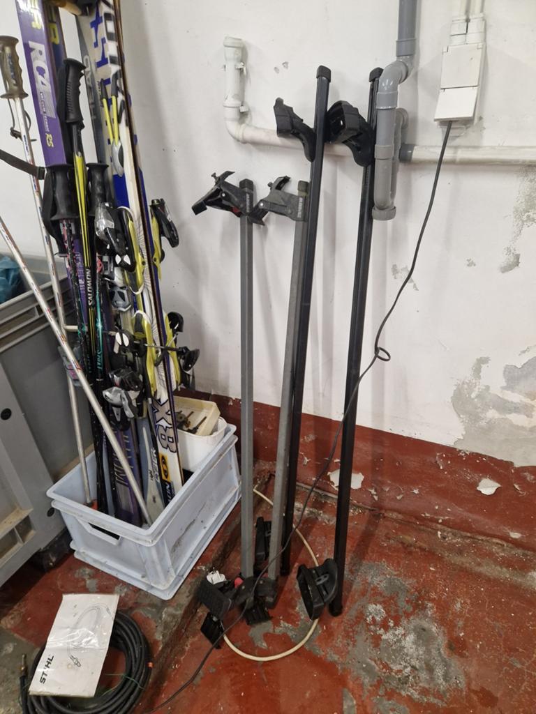Skibox te koop. Moet dringend weg., Ophalen