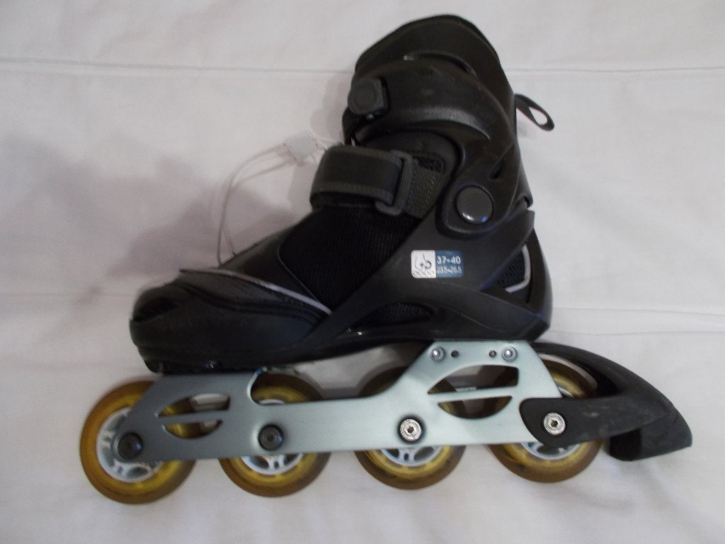 Paire de rollers OXELO réglable (37-40). à 4 roues alignées., Sports & Fitness, Autres marques, Rollers 4 roues en ligne, Femmes