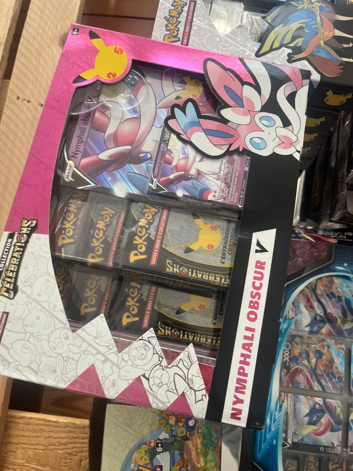 Coffrets pokemon célébrations 25 ans scellés et v-union, Enlèvement ou Envoi, Comme neuf