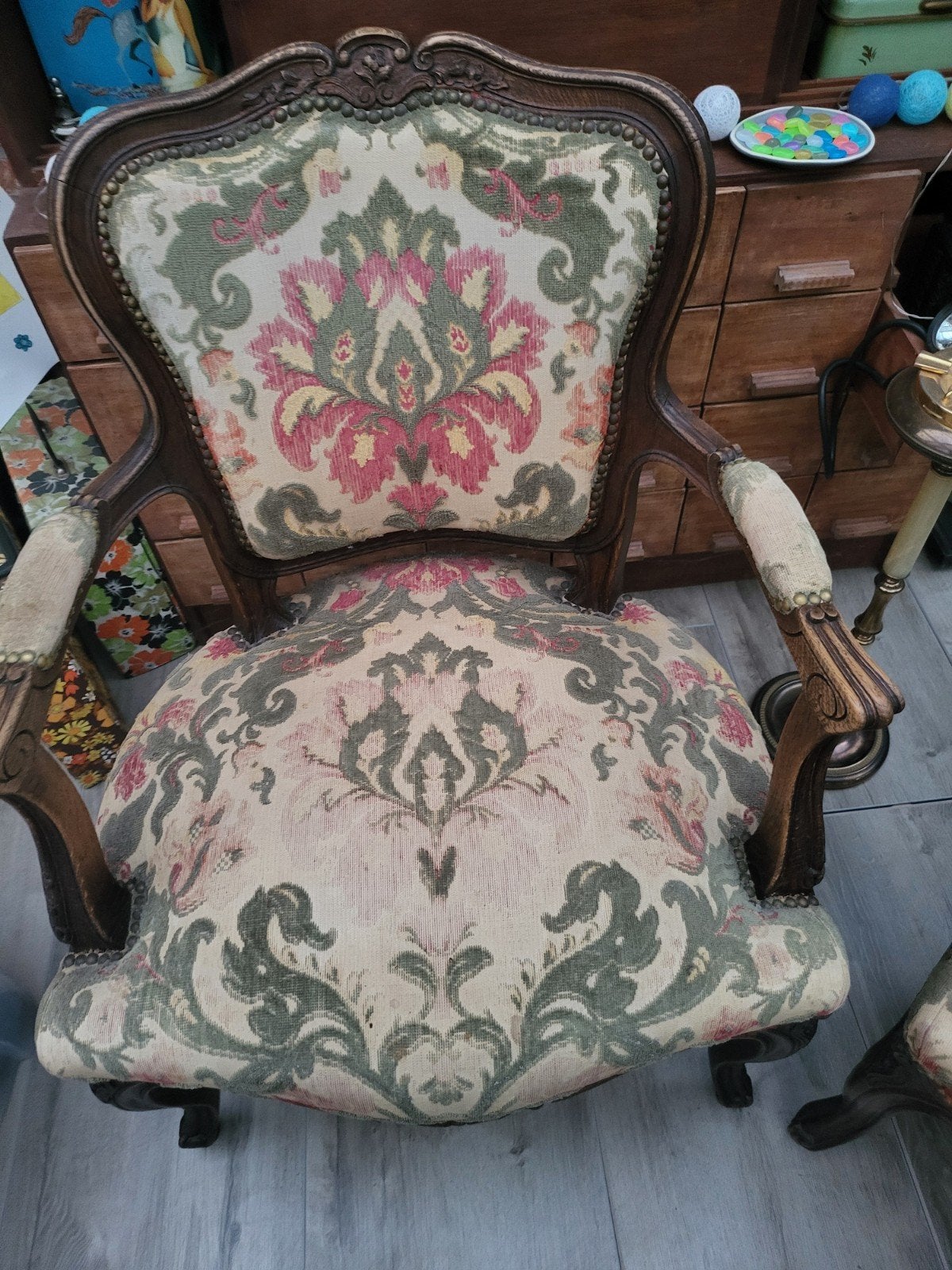 oude stoelen met armleuning!, Ophalen