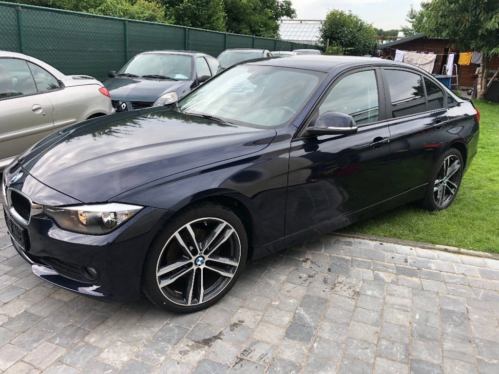 BMW 316D IMPERIALBLAUW/19INCH M, Euro 5, Bedrijf, https://public.car-pass.be/vhr/d30399e5-edca-43ed-a12d-0552b8219739, 3 Reeks