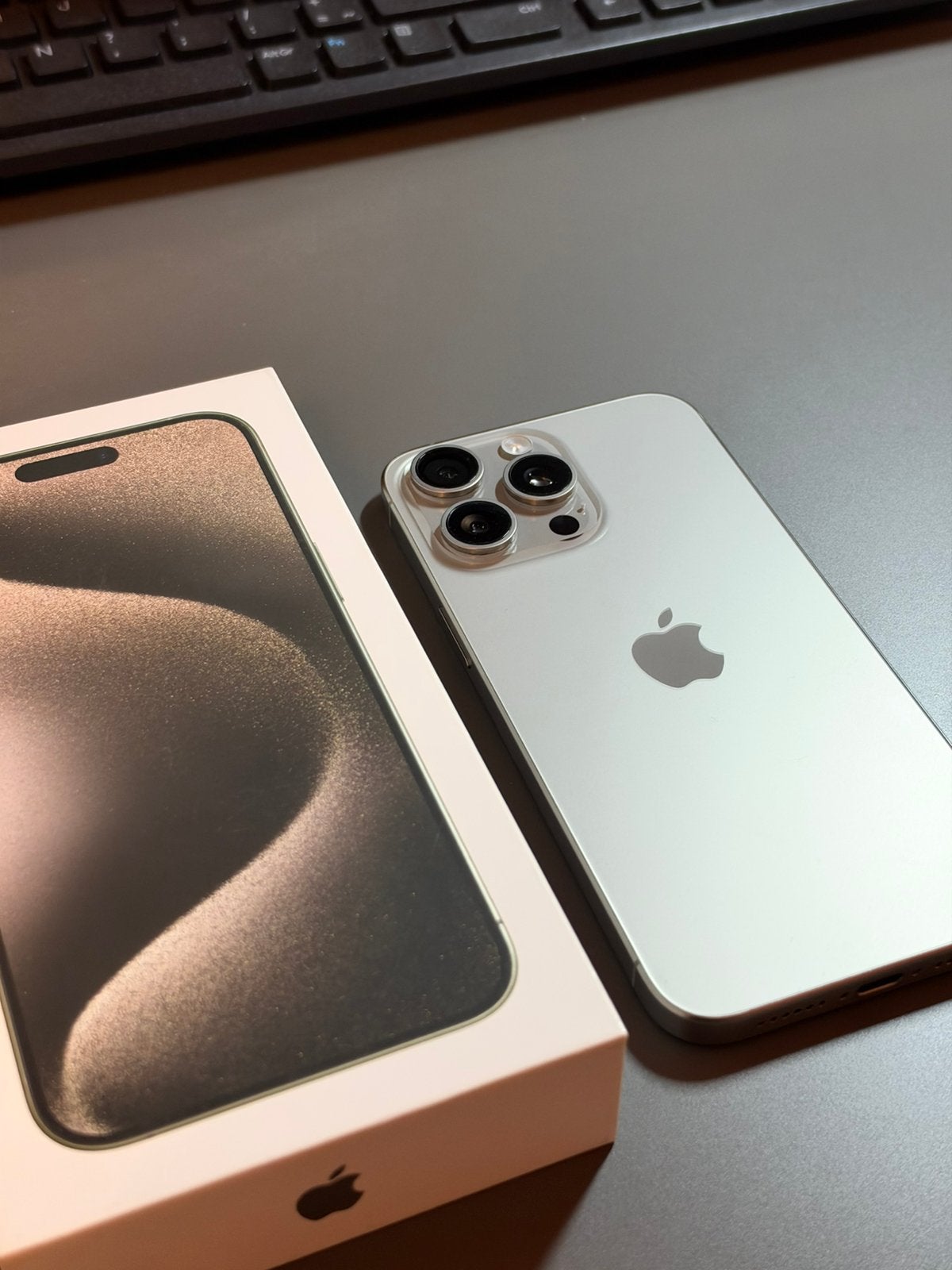 iPhone 15 Pro Max 256GB – Natural Titanium – Perfecte staat, Ophalen, Zo goed als nieuw, 256 GB, IPhone 15 Pro Max