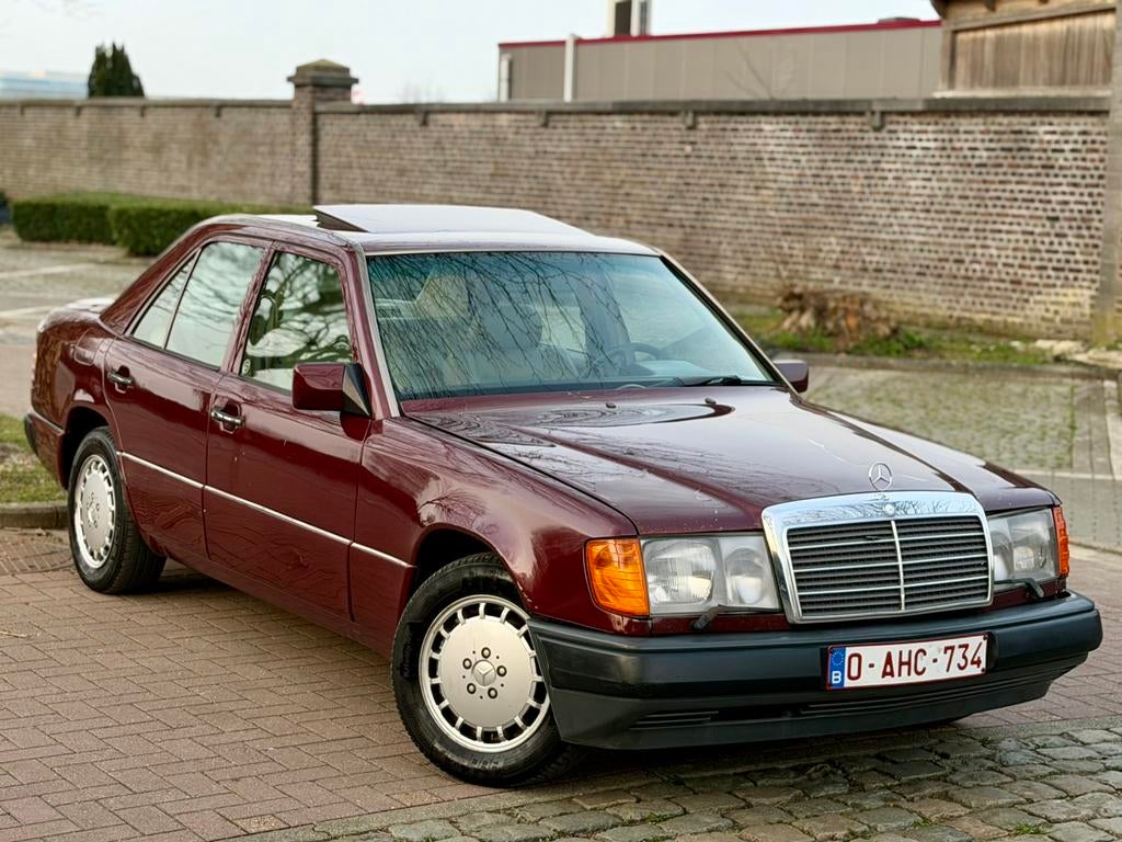 Mercedes-benz 300E, Automaat, 4 zetels, Achterwielaandrijving, Beige