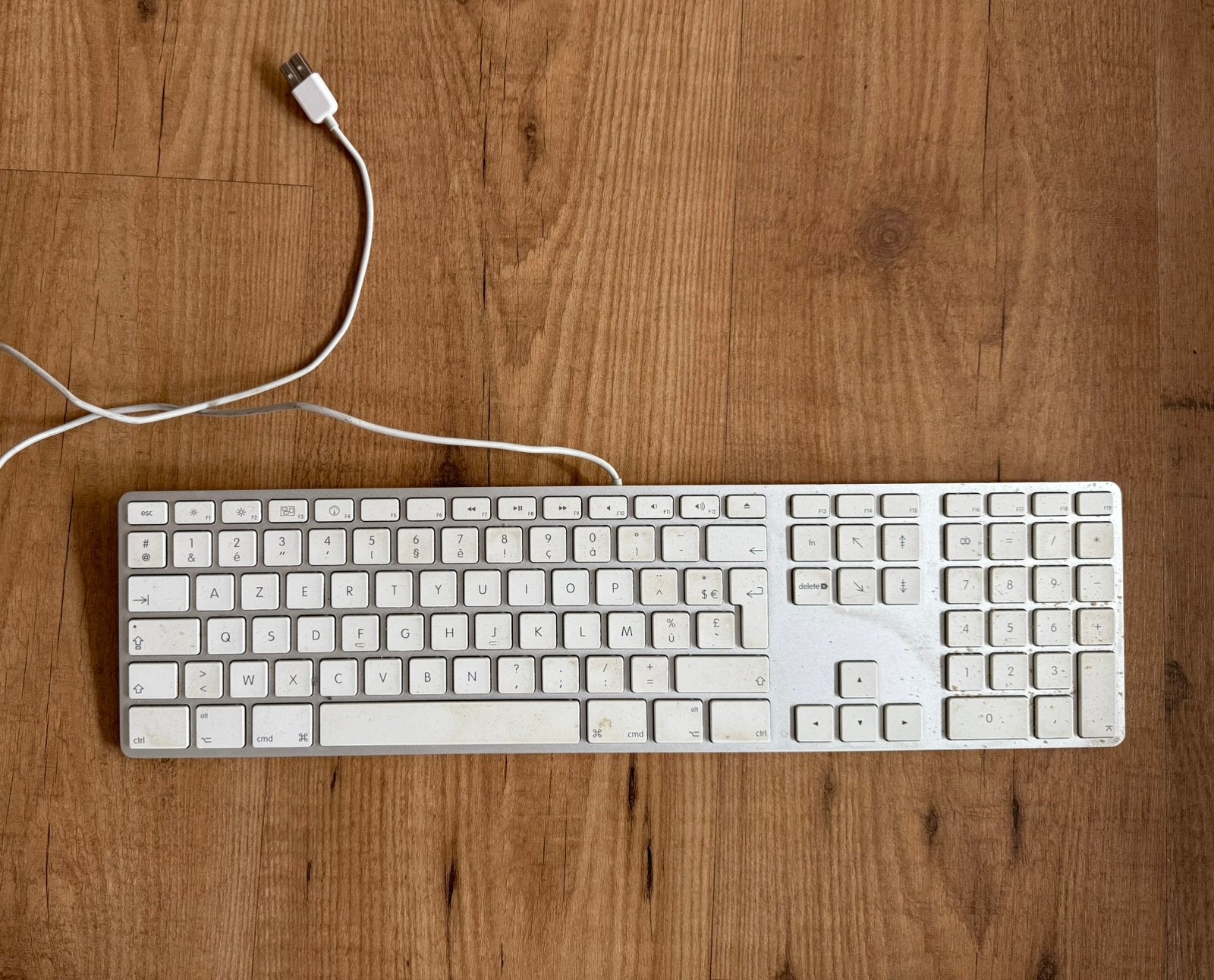 Apple Keyboard Azerty USB, Informatique & Logiciels, Enlèvement ou Envoi, Azerty, Utilisé, Filaire