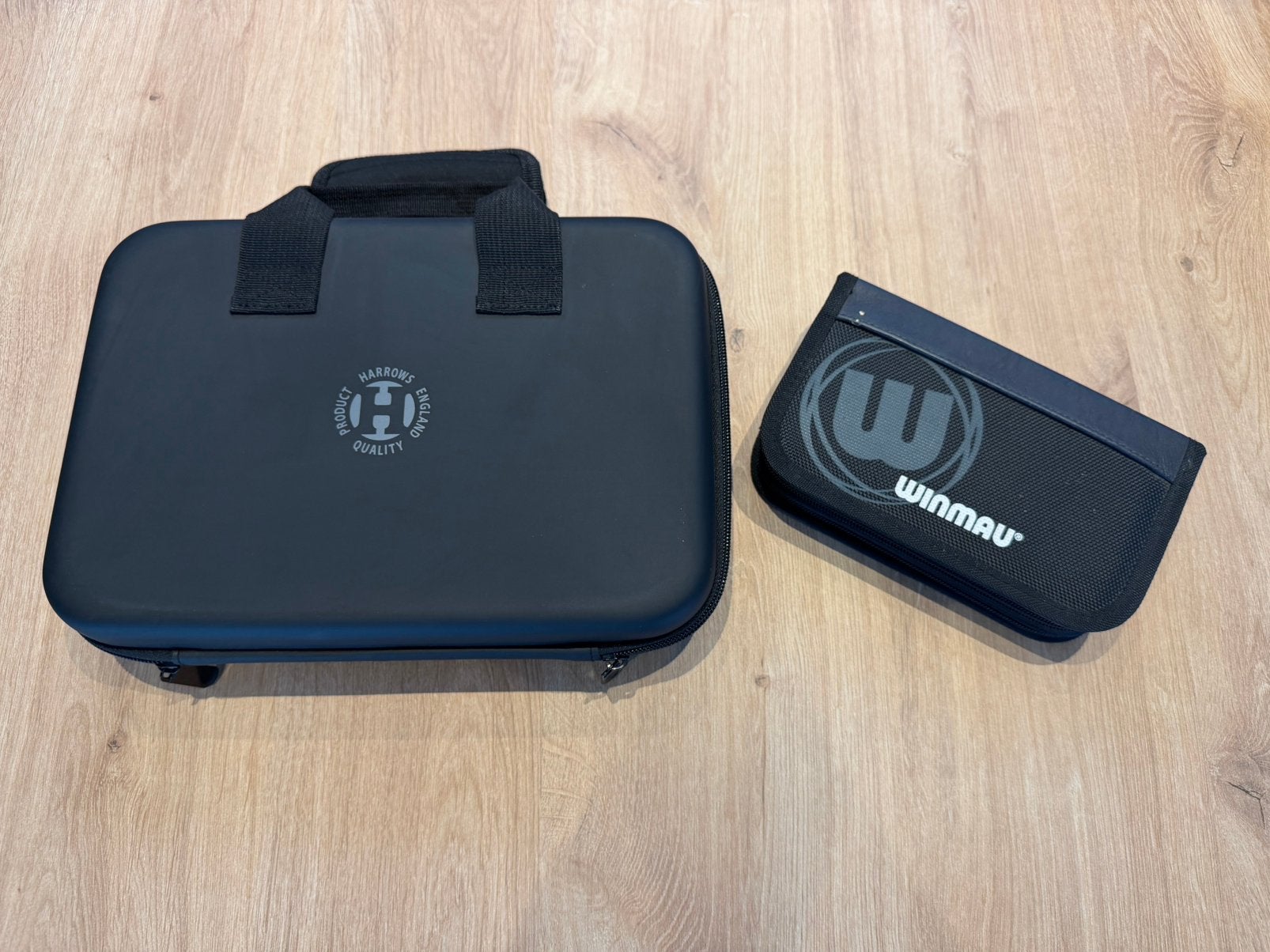 Harrows Imperial Darts Case - Winmau is Gratis erbij!, Enlèvement ou Envoi, Comme neuf