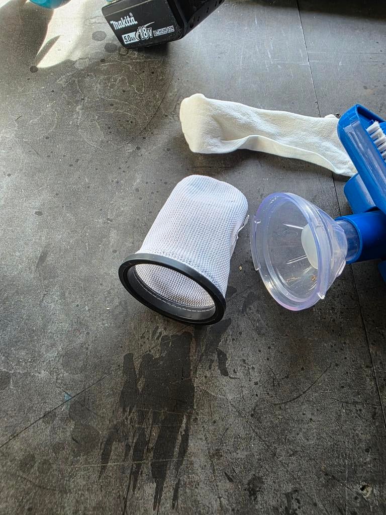 Aspirateur de piscine, Enlèvement