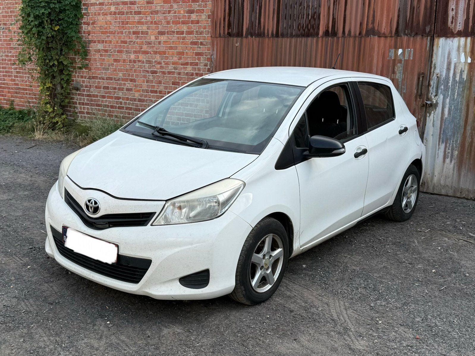 Toyota Yaris 1.4 D4d 90ch euro 5, Autos, Euro 5, Achat, Boîte manuelle, Noir