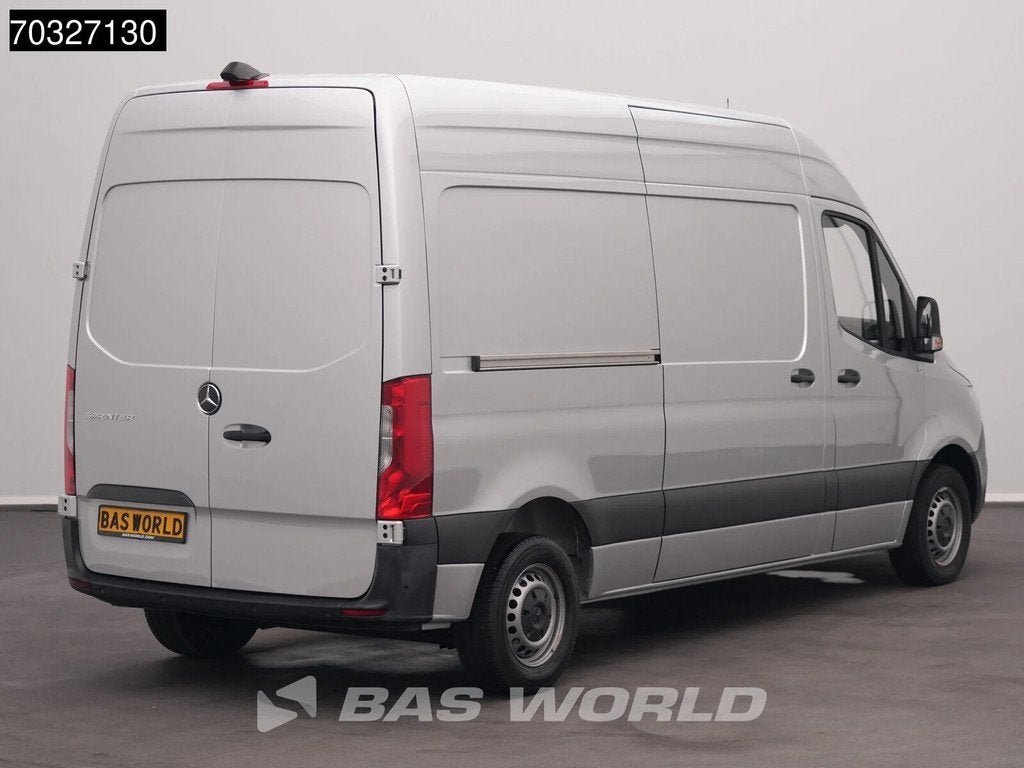 Mercedes Sprinter 215 CDI Automaat 150pk L2H2 MBUX Camera Ai, Automaat, Stof, Gebruikt, 4 cilinders